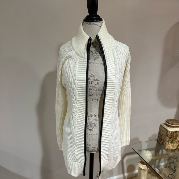 Venus zip Cardigan - Picture 2 of 12